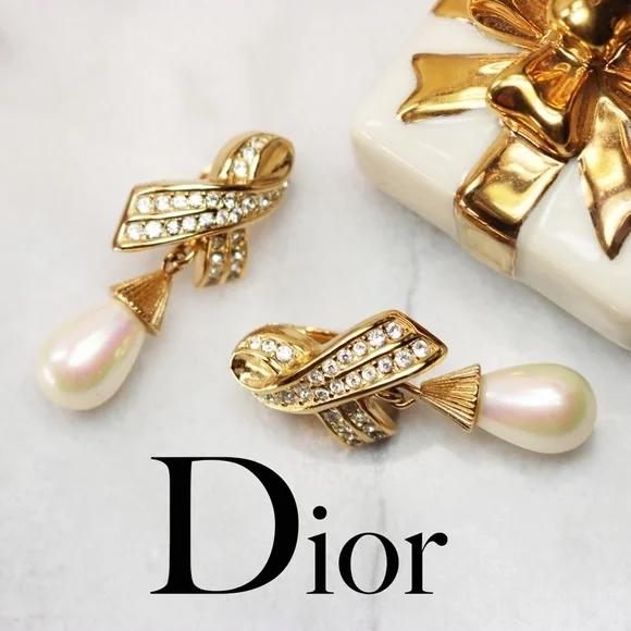 ⚜️ Vintage Christian Dior Pearl Drop Earrings - Picture 9 of 16